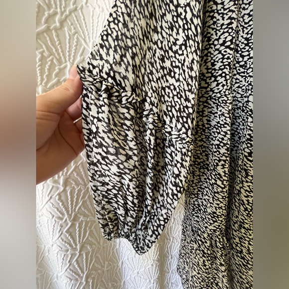 NWOT Tiered Long Sleeve Mini Dress - Picture 2 of 5